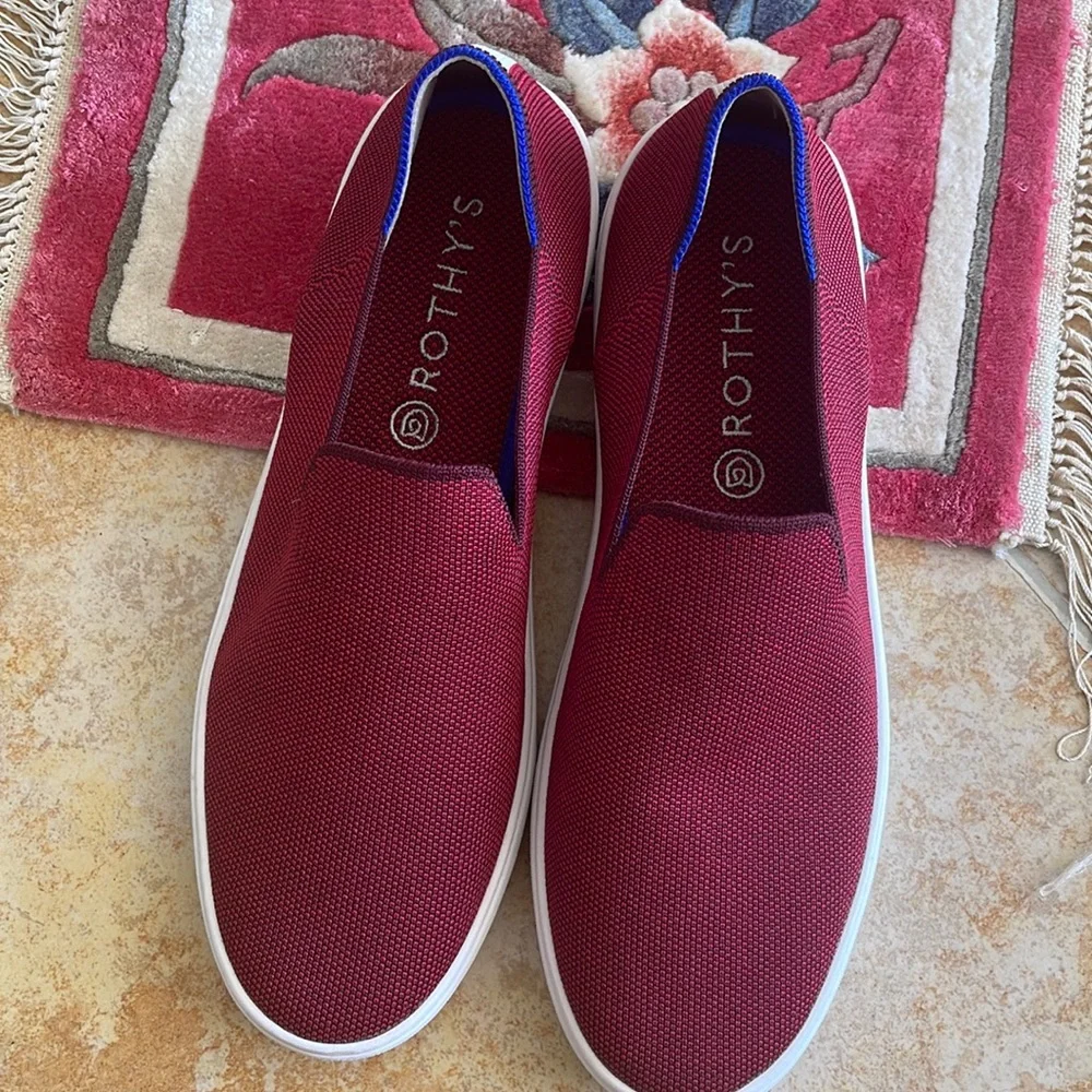 Rothy’s garnets woman’s size 8.5 slides on sneakers
